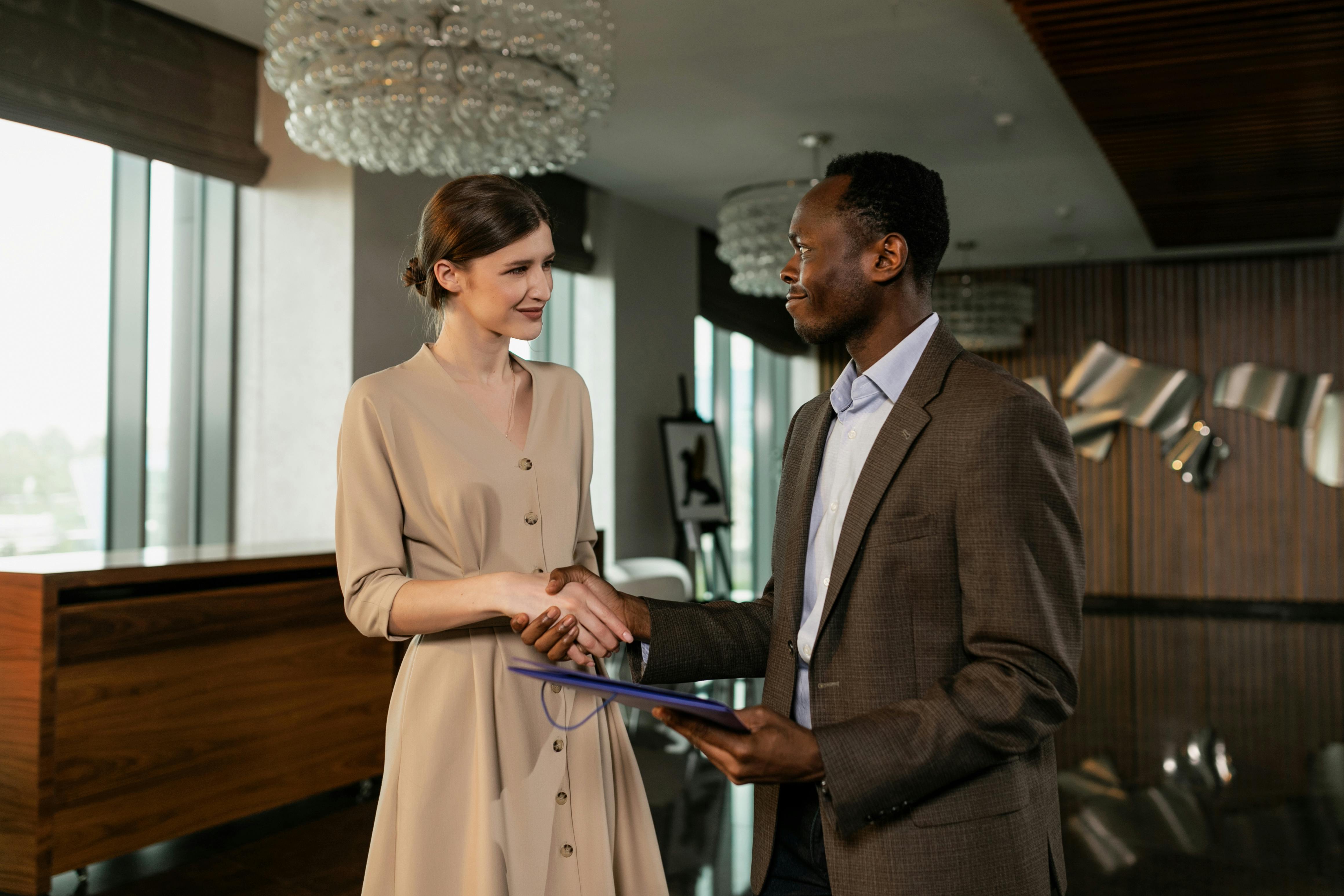 Enterprise plan icon: a network of connected nodes representing extensive scalability